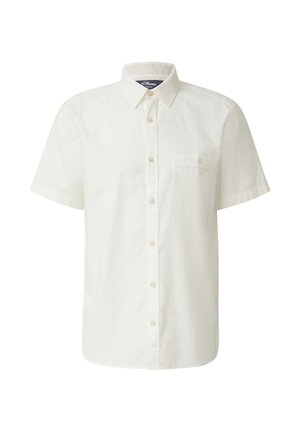 Weißes Kurzarmhemd mit spitzem Kragen und einer Brusttasche, vor einfachem Hintergrund präsentiert.