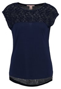 Marinblå kortärmad topp med blommig spetsvidu och korta ärmar, rundad halsringning och något rundad nederkant.