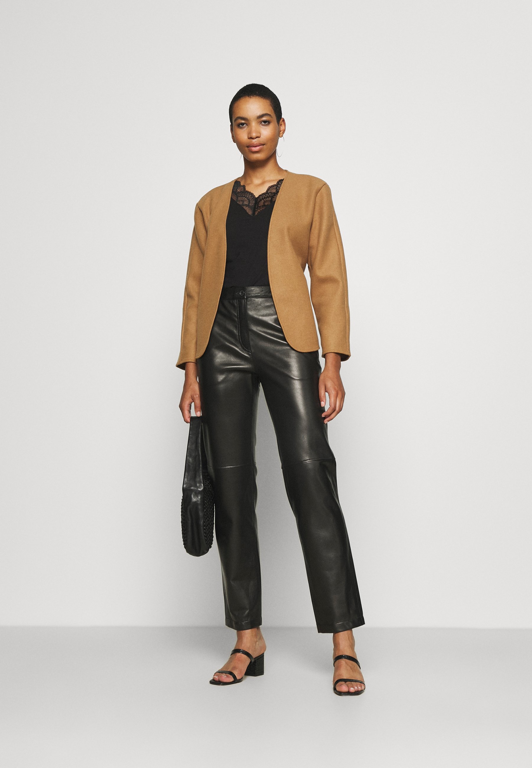Damen ONLTRILLION SHORT BELT JACKET - Blazer Damen ONLTRILLION SHORT BELT JACKET - Blazer