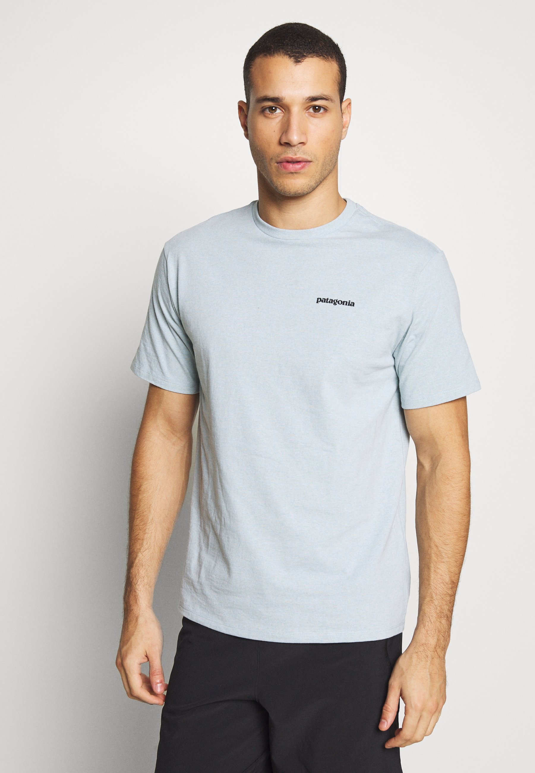 Patagonia LOGO RESPONSIBILI TEE T Shirt print big sky Herren T Shirt adidas Parley Printed Tee NavyBlue | Sportega.at