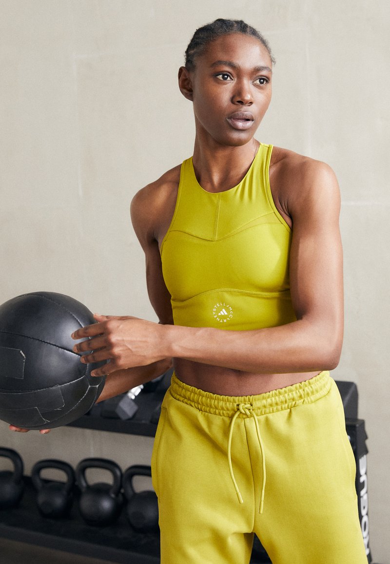 adidas by Stella McCartney ADIDAS BY STELLA MCCARTNEY TRUEPURPOSE CROP - Sujetadores deportivos con sujeción ligera - pulse olive
