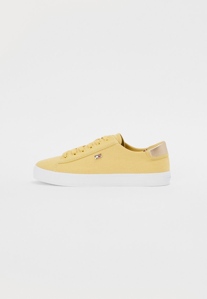 Tommy Hilfiger - VULC LACE UP SNEAKER - Trainers - meringue, Enlarge
