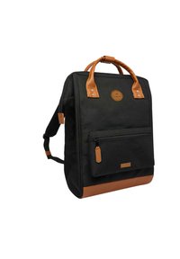 Schwarzer Stoff-Rucksack mit hellbraunen Lederelementen, einer vorderen Reißverschlusstasche und oberen Tragegriffen. Verfügt über verstellbare Schulterriemen und einen runden Logopatch.