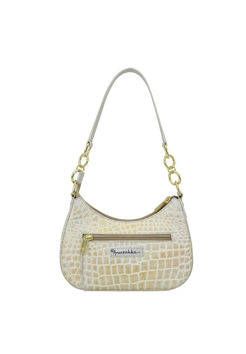 Crème-kleurige handtas met een krokodillenstructuur. Voorzien van een bovenrits, een voork pocket en gouden hardware. Gebogen vorm en slanke schouderriem.