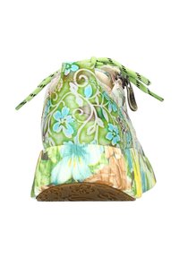 Baskets florales vertes avec une semelle texturée, présentant un design coloré de fleurs bleues et de feuilles, rehaussé par une fermeture éclair et des lacets brillants.