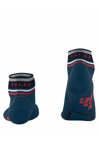 Calzino navy con dettagli a strisce rosse e grigie a contrasto, materiale traspirante, suola ammortizzata, e tallone e punta rinforzati.