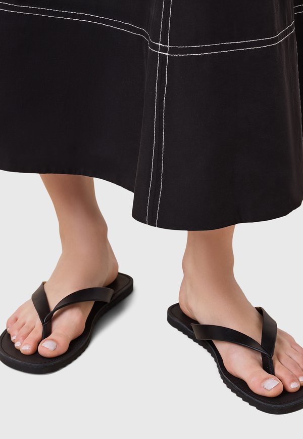 SYDNEY - T-bar sandals