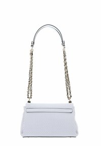 Borsa a tracolla intrecciata bianca con una forma strutturata, dotata di una tracolla in catena argentata e un accento in pelle liscia sul pattino superiore.