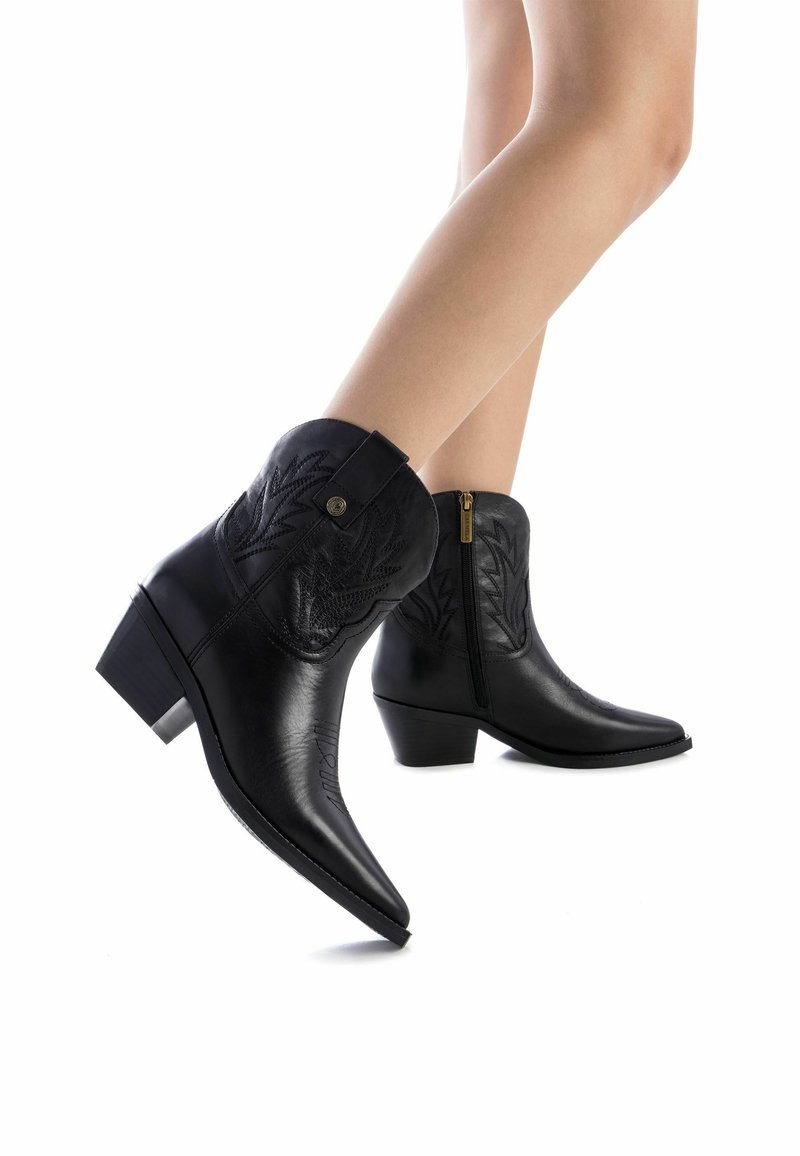 Carmela Botines camperos - black