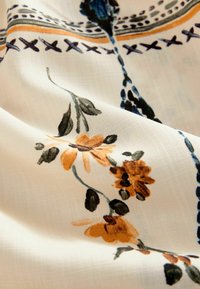 PETITE FIT - WAIST WIDE - Stoffhose - neutral sunflower print