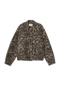 Veste imprimé léopard en tissu doux et texturé. Elle présente un col rond, des manches longues et des poches latérales. La palette de couleurs inclut le beige et le marron foncé.