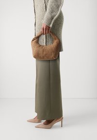 Gina Tricot BRAIDED - Mala de mão - camel