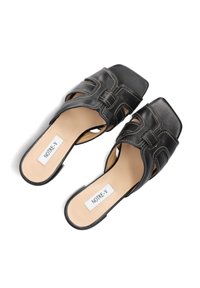 Notre-V MET HAK - Muiltjes met hak - nappa nero