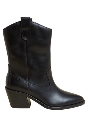 Ankle boot