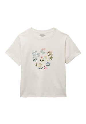 T-shirt blanc à manches courtes avec un col rond et une broderie florale colorée centrale présentant plusieurs petites fleurs et feuilles.