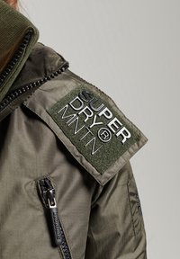Superdry & Co Chaqueta de invierno - olive
