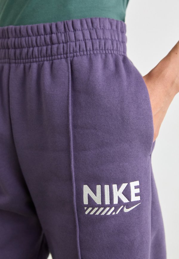 PANT - Tracksuit bottoms - dark raisin2