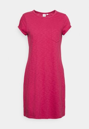 T-shirtklänning med kort ärm och rund halsringning i melerat fuchsian. Har en liten bröstficka och en avslappnad passform.