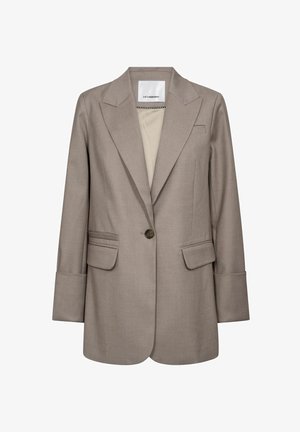 Beežist kohandatud bleiser notš-lapelliga, ühe nupuga kinnituse, kahe eesmise tasku ja struktureeritud õlgadega. Siledast kangast pehme tekstuuriga.