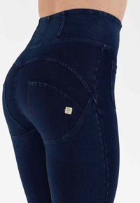 Freddy WR.UP VITA SUPER ALTA E TASCHINI APPLICATI - Leggings - dark jeans dark seams