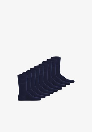 Zehn Paar schlichte dunkelblaue Crew-Socken in einer Reihe auf weißem Hintergrund angeordnet.