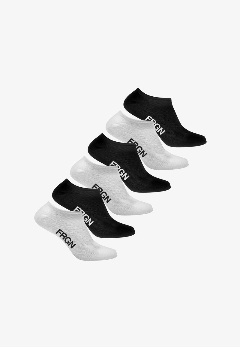 Sept chaussettes no-show noir et blanc alternant les couleurs, chacune avec le texte "FRGN" sur le côté.