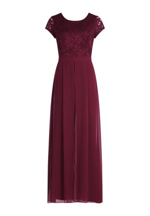 Robe bordeaux avec des manches courtes en dentelle, un corsage ajusté et une jupe en chiffon fluide dotée de plis et de fentes latérales pour plus de mouvement.