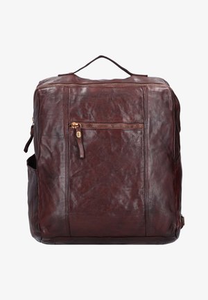 Zaino in pelle marrone con una finitura testurizzata, dotato di più scomparti con zip e una maniglia superiore per un facile trasporto.