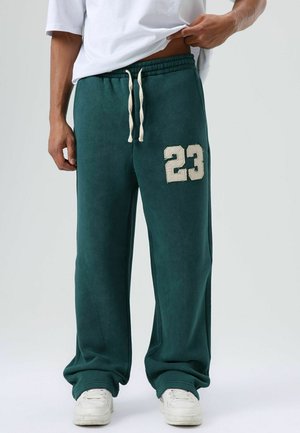 PATCH DETAIL - Tracksuit bottoms - green