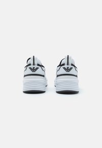EA7 Emporio Armani ACE RUNNER UNISEX - Joggesko - white/black