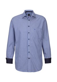 Camicia a maniche lunghe a righe blu e bianche con colletto classico, chiusura frontale con bottoni e polsini a motivo scuro. Presenta una tasca sul petto.