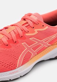 ASICS Scarpe da corsa su strada - coral