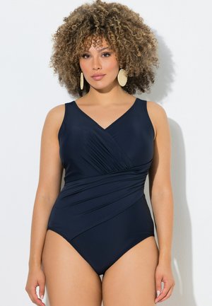 - Kostium kąpielowy