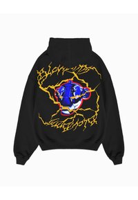 Zwarte hoodie met een elektrisch ontwerp met een blauwe en rode apengezicht, omringd door gele bliksemschichten op de achterkant.