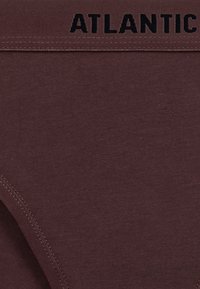 Ciemnobrązowe bawełniane bokserki o miękkiej fakturze, z kontrastowym czarnym logo "ATLANTIC" na elastycznym pasie.