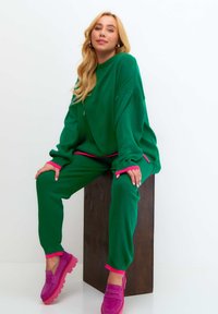 Cesare Gaspari OVERSIZED JOGGER SET  - Spodnie treningowe