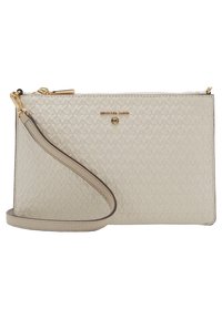 Borsa clutch beige di Michael Kors con motivo logo testurizzato, hardware color oro e tracolla removibile. Chiusura con zip nella parte superiore.