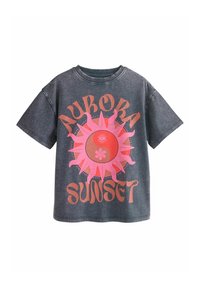 Next REGULAR FIT - GRAPHIC - Camiseta estampada - charcoal pink sun