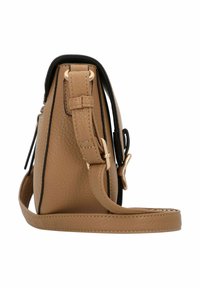 Hellbraune Ledertasche mit strukturierten Oberflächen, schwarzen Kanten, verstellbarem Tragegurt und goldenen Hardware-Akzenten. Die Seitenansicht zeigt die stromlinienförmige Form.
