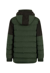 Groene pufferjack met een capuchon, met zwarte schouderaccenten. Gequiltte textuur met elastische manchetten en een ontspannen pasvorm.