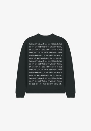 Hanorac negru cu mâneci lungi, având inscripționată repetat textul alb "Nu știa că era imposibil, așa că a făcut-o."