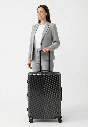 Redolz, ESSENTIALS 18 2.0 4 ROLLEN TROLLEY L 76 CM MIT DEHNFALTE UNISEX - Wheeled suitcase - metallic-black shiny