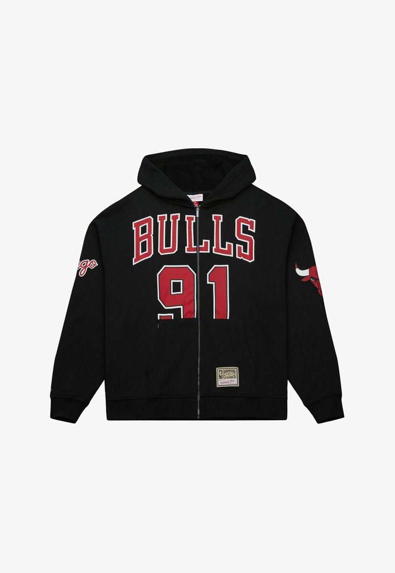 Felpa nera con zip caratterizzata dalla scritta "BULLS" in lettere rosse e bianche, "91" sotto, e un logo di un toro sulla manica destra. Realizzata in cotone.