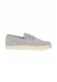 Scarpa slip-on grigia in suede con suola in juta intrecciata, caratterizzata da un design piatto e una singola fascia decorativa sulla parte superiore.
