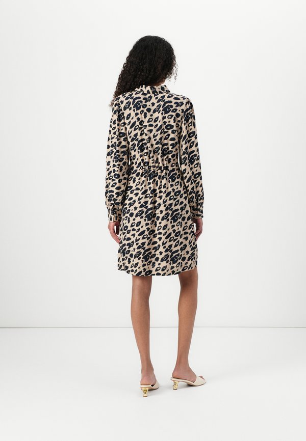 LEONARDIE  - Shirt dress - doeskin2