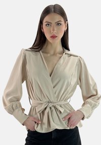 Non sélectionné, beige