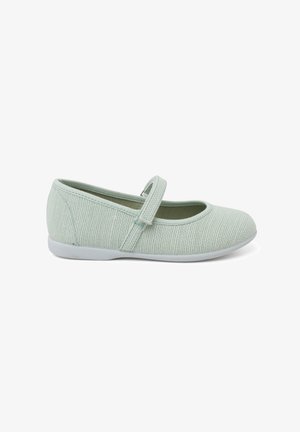 Ballerines vert menthe avec une tige en tissu texturé, bout arrondi et une sangle unique sur le cou-de-pied. Semelle en caoutchouc blanche.