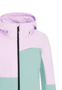 Giacca color block in lavanda e verde menta. Presenta un colletto alto, chiusura frontale con zip e una tasca sul petto. Realizzata in tessuto liscio e leggero.