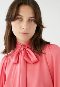 Dea Kudibal KIKKIDEA - Bluse - camellia