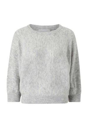 Lys grå sweater med en blød tekstur, rund halsudskæring og trekvartærmer. Har ribbet kant og manchetter for ekstra detalje.